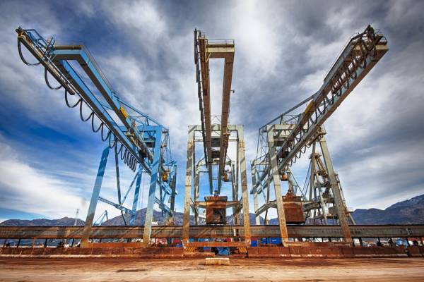 Grues à portique portuaires maritimes