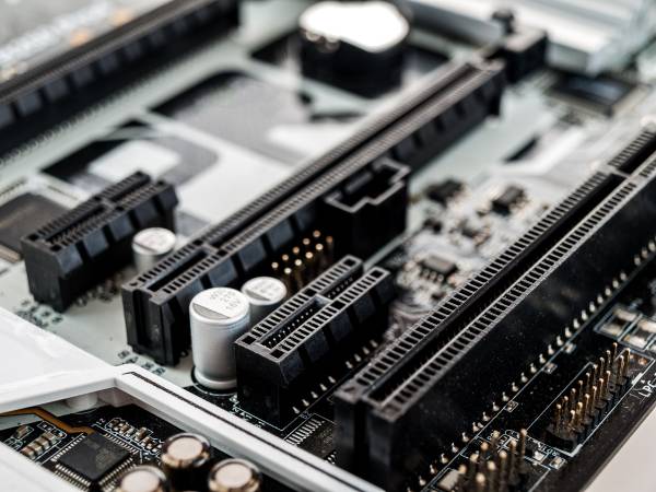 Slot PCIe pour carte mère - IP Systèmes