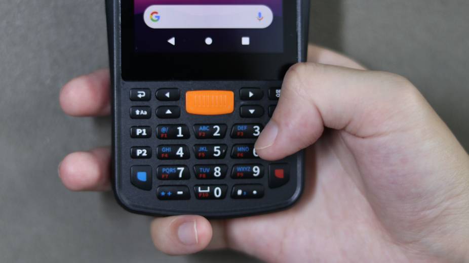 Tablette durcie PDA Android 4" EM-T40 dotée de 26 touches pour le clavier