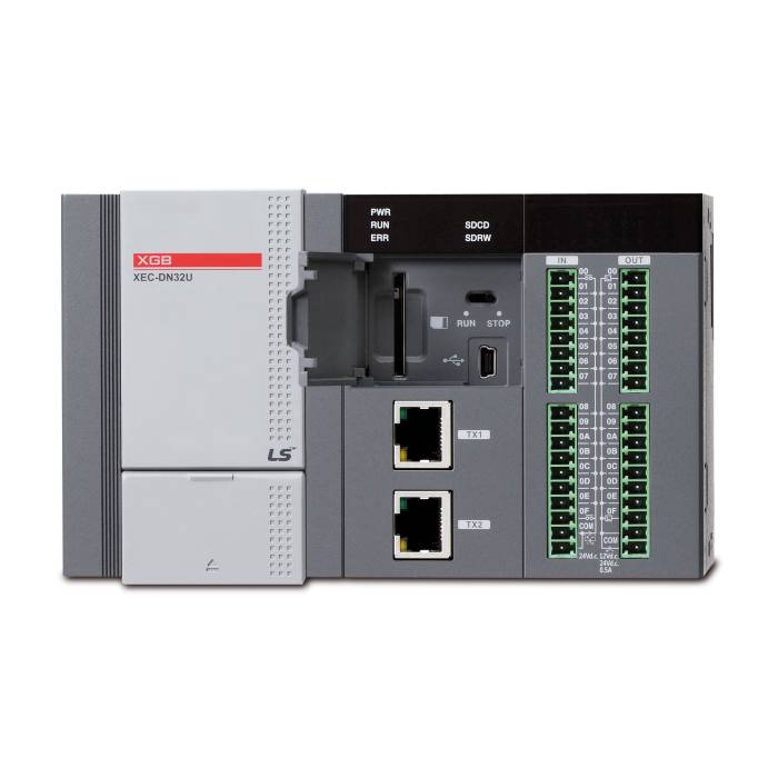 PLC automate programmable compact série XGB 100 à 240 VAC ou 24 VDC et jusqu'à 384 E/S