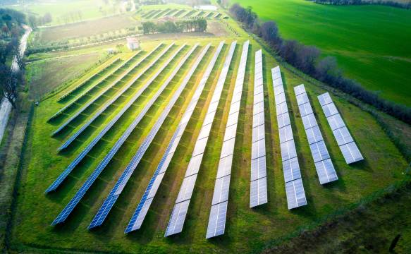 Utilisation du switch industriel TSW210 dans les domaines des énergies renouvelables et notamment des parcs solaires